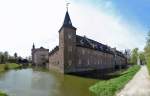 Schlo Gracht mit Wassergraben (Nord-Ost-Seite) in Erftstadt-Liblar - 02.04.2014