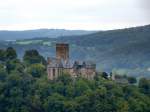 Lahnstein, Burg Lahneck aus den Anfngen des 13.Jahrhunderts, gesehen vom Allerheiligenberg, gehrt zum Unesco-Welterbe, kann besichtigt werden, Sept.2014