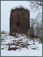 Der mächtige Bergfried der Ebersburg ist aufgrund seiner Höhe von ca.