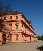 Rastatt, Blick entlang der Schlofassade auf der Gartenseite, April 2015