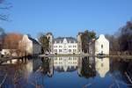 Burg Flamersheim mit Spiegelung im Burgteich - 15.02.2015