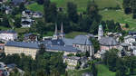Blick auf das königliche Schloss Berchtesgaden mit der Stiftskirche und der Pfarrkirche St.