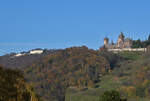 Siebengebirge - Drachenburg und links das Steigenberger-Grandhotel Petersberg - 09.11.2021