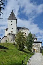 Die Sdseite von Burg Mauterndorf in der gleichnamigen Gemeinde.