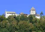 Stein am Rhein, Teleblick zur gut erhaltenen mittelalterlichen Burg Hohenklingen, hoch �ber der Stadt, mit Restaurant und Museum, Sept.2026 