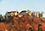 Schloss Lenzburg im Abendsonne.