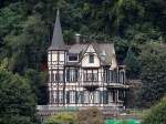 Schmucke Fachwerkvilla am Rheinufer von St.Goar; 120829