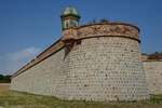 Die Auenmauern der alten militrischen Festung Fort Montjuc aus dem 16.