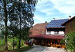 Bottenau, Ausflugsgaststtte  Hummelswlderhof  in den Weinbergen der Ortenau, Juli 2015