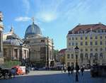Dresden, rechts das wiederaufgebaute Coselpalais, direkt an der Frauenkirche, seit 2000 Cafe und Restaurant im gehobenen Stil, ist einen Besuch wert, links mit Glaskuppel(Zitronenpresse)die 1891-95