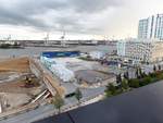 Hamburg-Hafencity am 15.9.2018: Blick auf das „Cruise Center Hafencity“ /