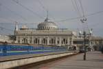 Der wunscherschne und imposante Hauptbahnhof von Odessa  am 1.9.2009.