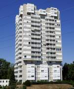 Lahr, Wohnhochhaus am Rand der Landesgartenschau, im Sd-Westen der Stadt, Aug.2022