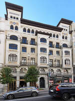Dieses von 1918 bis 1922 geschaffene Haus ist an der Gran Va in Madrid zu finden.