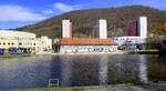 Suhl, Blick ber den Herrenteich zum Waffenmuseum, April 2025