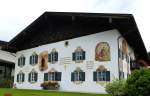 Bad Kohlgrub, ehemaliges Bauerhaus mit bayerischer Fassadenmalerei, beherbergt heute das Heimatmuseum, Aug.2014