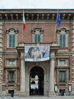 Das Hauptportal des ab 1627 (mit einigen Unterbrechungen bis 1780) gebauten monumentales Barockgebäudes Palazzo di Brera.