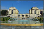 Im Park vor dem Palais de Chaillot, der heute sowohl ein Theater als auch mehrere Museen beherbergt, befinden sich ausgedehnte Wasserspiele.