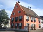 Gottenheim im Breisgau, bekannter Weinort am Tuniberg,   das Rathaus von 1802, Sept.2010 