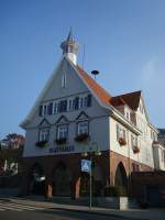 Schmberg im Nordschwarzwald, das Rathaus des ber 600m hoch gelegenen Luftkurortes, Okt.2010