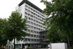 Rathaus Kreuzberg: Erst 1954 gebaut hebt es sich natuerlich von den anderen sehr reprsentativen Rathusern Berlins ab.