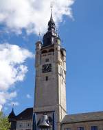 Rathaus Dessau, davor die Friedensglocke (16.04.14)