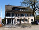 Reute, das Rathaus der ca.3000 Einwohner zhlenden Gemeinde in der Rheinebene, nahe Emmendingen, April 2016