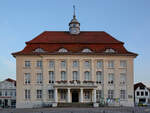 Das Rathaus in Malchin wurde 1925–1927 nach einem Brand neu aufgebaut und 1996 umfassend saniert.
