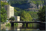 Direkt am Flussufer des Kvirila liegt das Rathaus der Bergbaustadt Tschiatura.