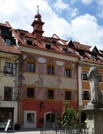 Skofja Loka, das alte Rathaus aus dem 16.Jahrhundert der ca 23.000 Einwohner zhlenden Stadt im Nord-Westen von Slowenien, Juni 2016