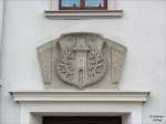 Wappen mit Jahreszahl 1268 am Rathaus Rothenburg in der Lausitz - 28.04.2007  