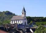 Kiechlinsbergen, hoch ber dem Ort steht die Bergkirche St.Petronilla, erbaut 1812-14, Sept.2022