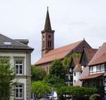 Schiltach, Blick zur evangelischen Stadtkirche, erbaut 1839-43, zhlt mit 1400 Pltzen zu den grten evangelischen Kirchen in Baden, Juli 2025