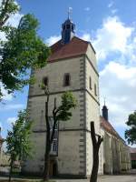 Mhlberg an der Elbe,  die Frauenkirche mit dem markanten Westquerturm stammt aus den Jahren 1487-1525,  Juni 2010