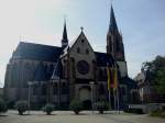 Kuppenheim in Baden, die neugotische Stadtkirche St.Sebastian von 1902-05 erbaut, der ltere Glockenturm wurde in den Bau mit einbezogen, Aug.2010