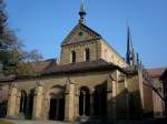 Maulbronn, die Klosterkirche, eine dreischiffige Basilika von 1147-78 erbaut im romanischen Stil, spter gotisiert, davor das  Paradies  eine Vorhalle von 1210, Okt.2010 