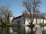 Kloster Frauenwrth auf der Insel Frauenchiemsee, das Benediktinerinnenkloster wurde 782 gegrndet, April 2005