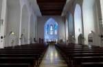 Zweibrcken, Innenraum der Heilig-Kreuz-Kirche, Blick zum Chor, April 2011