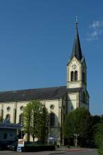 Mllheim, die katholische Pfarrkirche Herz Jesu, im neoromanischen Stil erbaut von 1876-78, Aug.2011