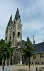 Halberstadt, die Westfassade des Domes mit den Doppeltrmen,