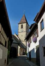 Burkheim am Kaiserstuhl, Blick zur katholischen Pfarrkirche St.Pankratius aus dem 14.Jahrhundert, Sept.2012