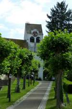 Buggingen, Auffahrt zum Friedhof und zur evangelischen Kirche, Juni 2012