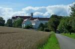 Kloster Siessen in Oberschwaben, Blick auf das im Barockstil 1716-22 erbaute Dominikanerinnenkloster, Aug.2012