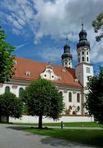 Obermarchtal, die Klosterkirche St.Peter und Paul, 1701 erbaut im Stil des deutschen Frhbarock, Aug.2012