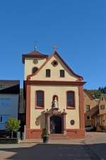 Wallburg in der Ortenau, die Kirche St.Arbogast von 1768, der Turm wurde 1824 errichtet, Okt.2012