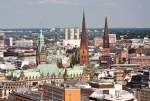 Hamburg-Innenstadt - mit den Trmen des Rathauses (grnes Dach), der St.