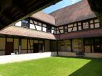 Haslach im Kinzigtal, Blick in den Klosterhof des ehemaligen Kapuzinerklosters, Juli 2013