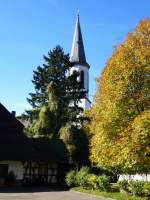 Vrstetten, Blick zum 46m hohen Turm der evangelischen Kirche, Okt.2013