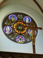 Schnau, Rosette im Seitenschiff der Pfarrkirche, Aug.2013