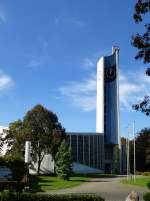 Lrrach, die katholische Kirche St.Peter, erbaut 1962-64, Sept.2014